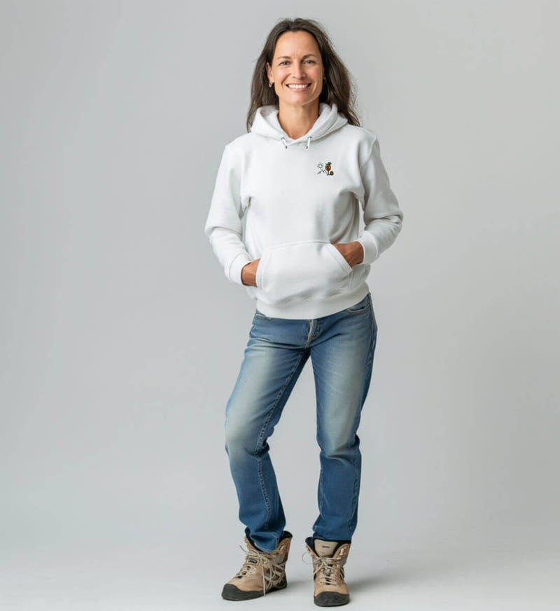Aperol Sonne Berg | Unisex Organic Hoodie (Stick) von Rad&Rucksack - am Model präsentiert