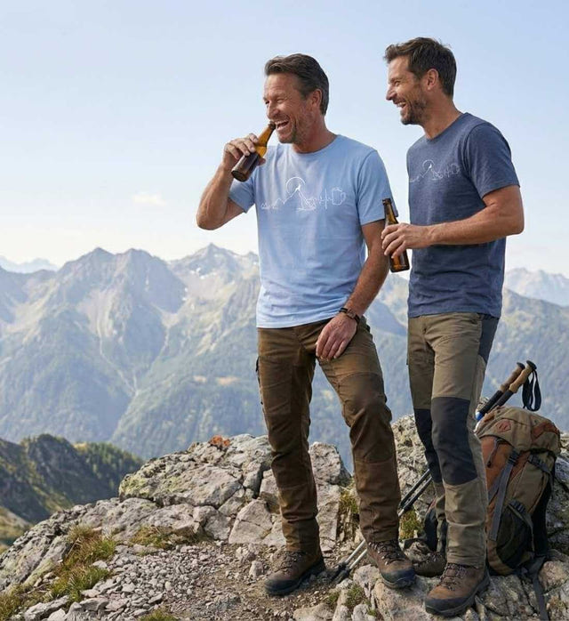 Berg Bock Bier Bio T-Shirt Herren – Modelbild (100% Bio-Baumwolle) von Rad&Rucksack