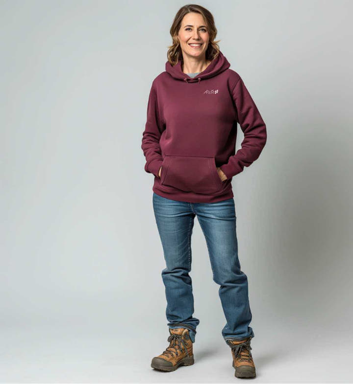 Berg Sonne Wandern Hoodie – Modelbild (350 g/m² Bio-Baumwolle mit Stick) von Rad&Rucksack