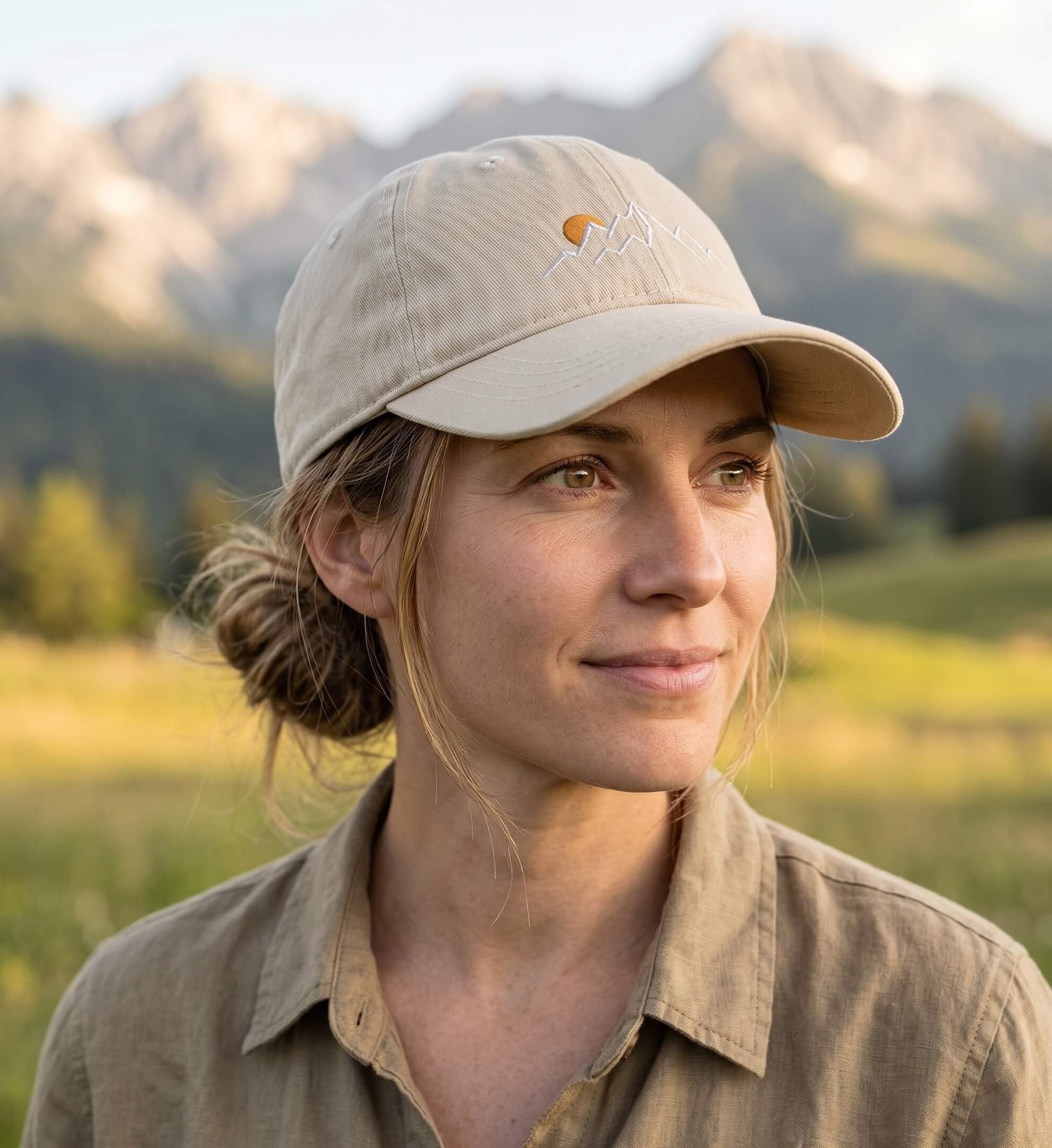 Berg Sonnenuntergang | Organic Herren Cap mit Stick von Rad&Rucksack - Detailansicht