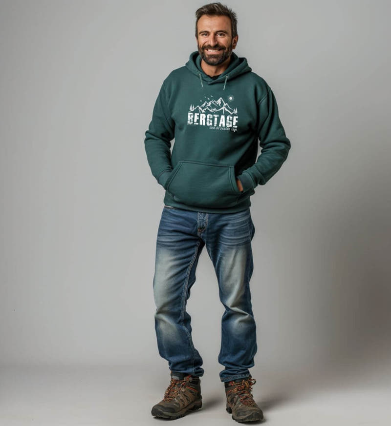 Berg-Tage | Herren Organic Hoodie von Rad&Rucksack - am Model präsentiert