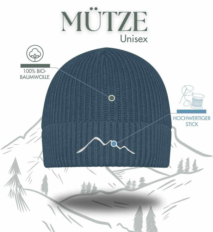 Wollmütze Berge – Modelbild (95% Bio-Baumwolle, zweilagig mit Stick) von Rad&Rucksack