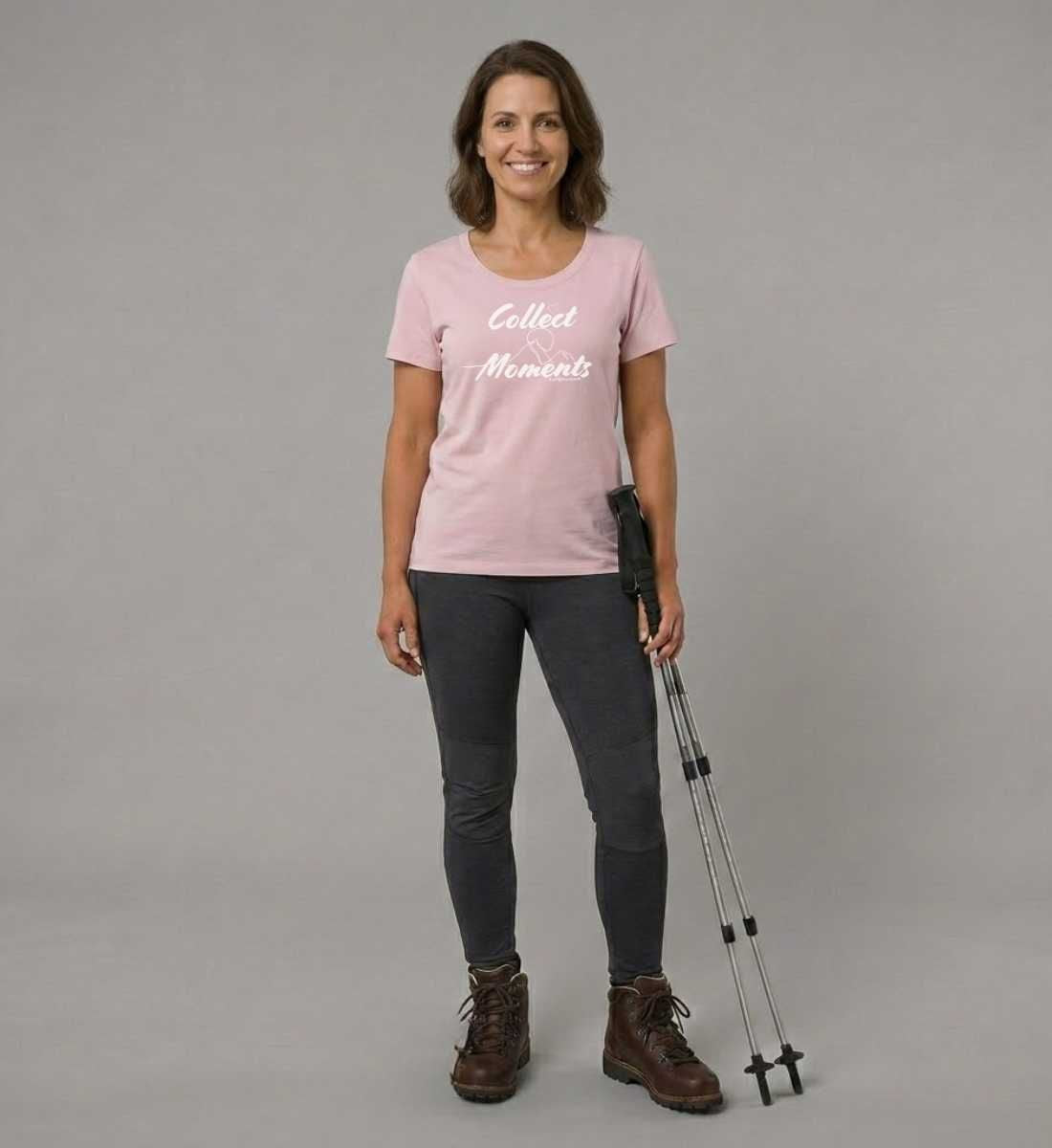 Collect Moment | Damen Premium Organic T-Shirt (Fitted) in Cotton Pink von Rad&Rucksack Model