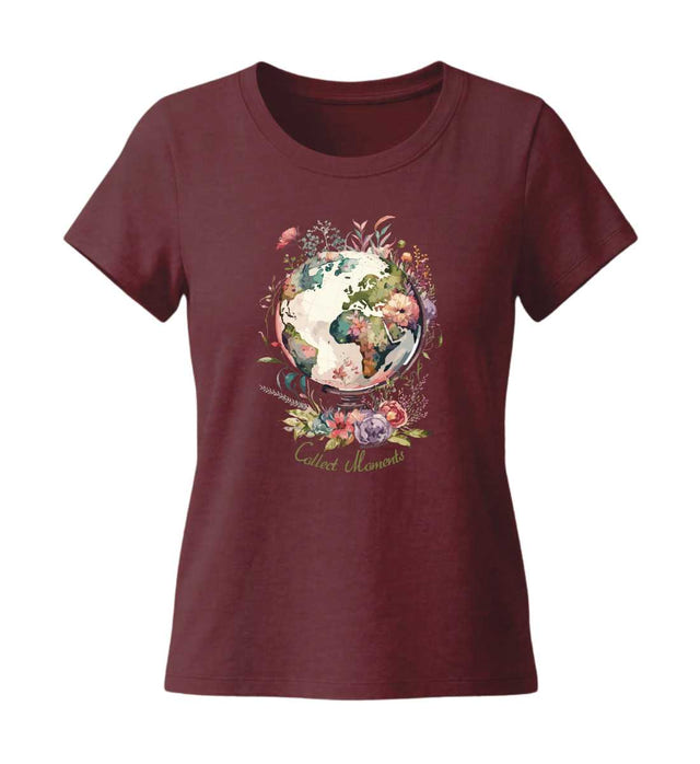 Geschenk Wanderin Collect Moments Tailliert in Weinrot (Burgundy) – Produktbild (155 g/m² Bio-Baumwolle, tailliert) von Rad&Rucksack