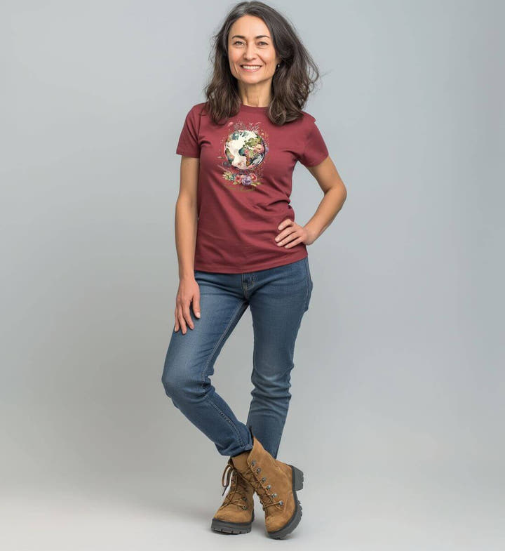 Collect Moments Bio T-Shirt Damen – Modelbild (100% Bio-Baumwolle) von Rad&Rucksack