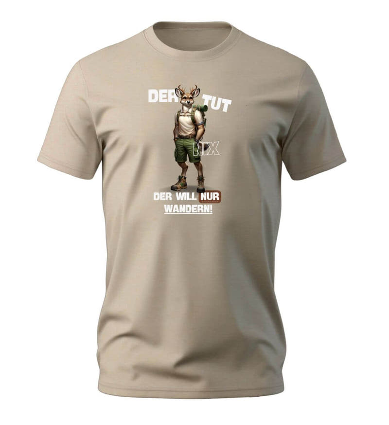 Der tut nix - Hirsch | Herren Premium Organic T-Shirt in Desert Dust von Rad&Rucksack