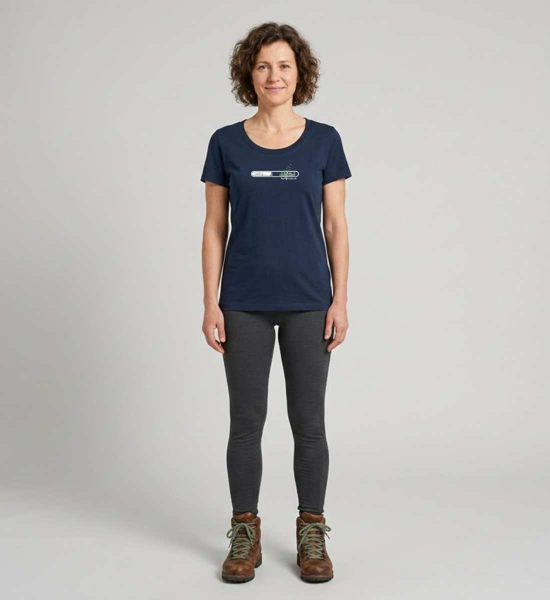 Natur Loading | Damen Premium Organic T-Shirt (Fitted) in French Navy von Rad&Rucksack Model