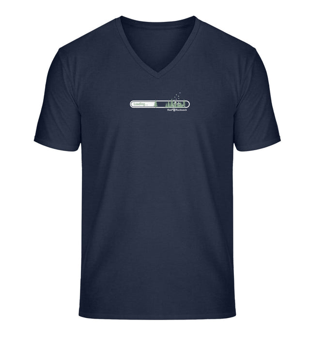 Geschenk Natur Loading V-Neck T-Shirt in Dunkelblau (French Navy) – Produktbild (100% Bio-Baumwolle) von Rad&Rucksack
