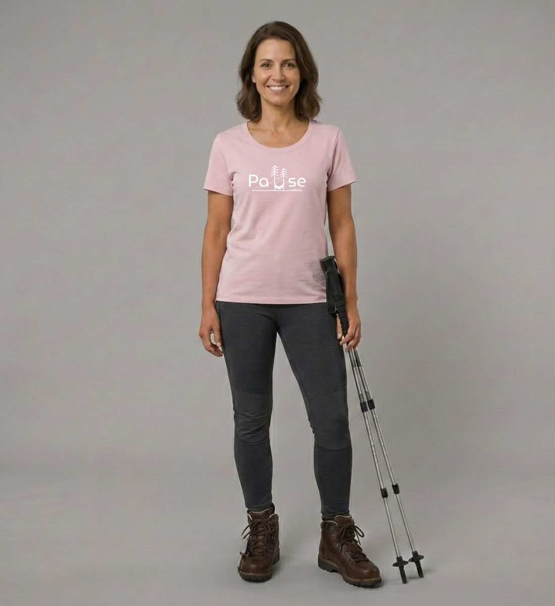 Natur Pause | Damen Premium Organic T-Shirt (Fitted) von Rad&Rucksack - am Model präsentiert