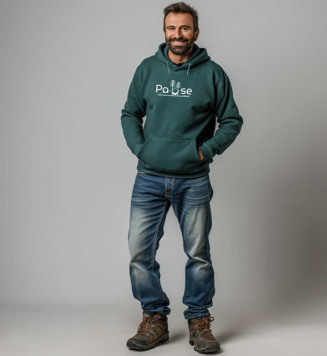 Outdoor Hoodie Natur Pause – Modelbild (350 g/m² Bio-Baumwolle) von Rad&Rucksack