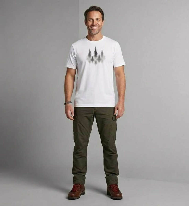 Nebelwald Bio T-Shirt Herren – Modelbild (100% Bio-Baumwolle) von Rad&Rucksack