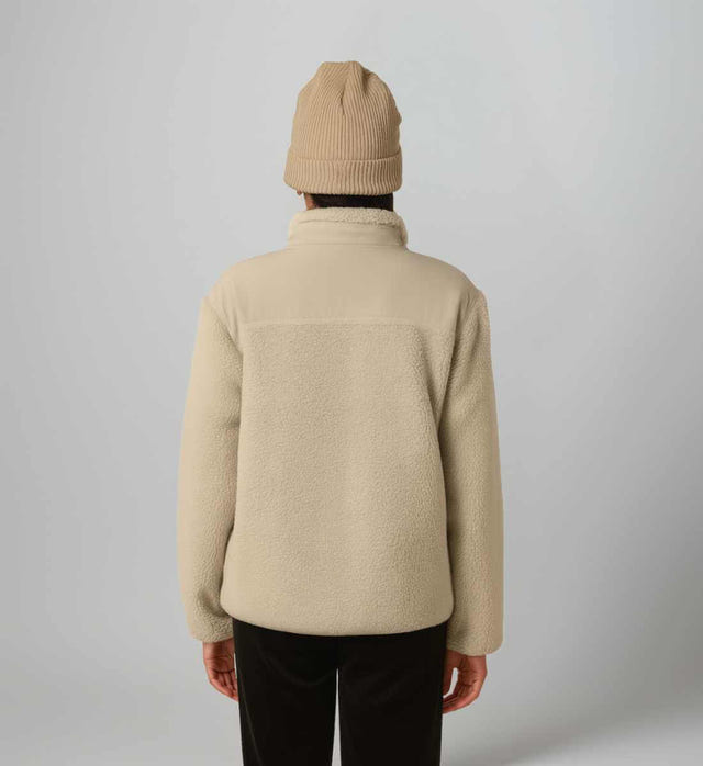 Sherpa Outdoor Teddyfleece Jacke – Modelbild (350 g/m² Sherpa-Teddyfleece mit Stick) von Rad&Rucksack