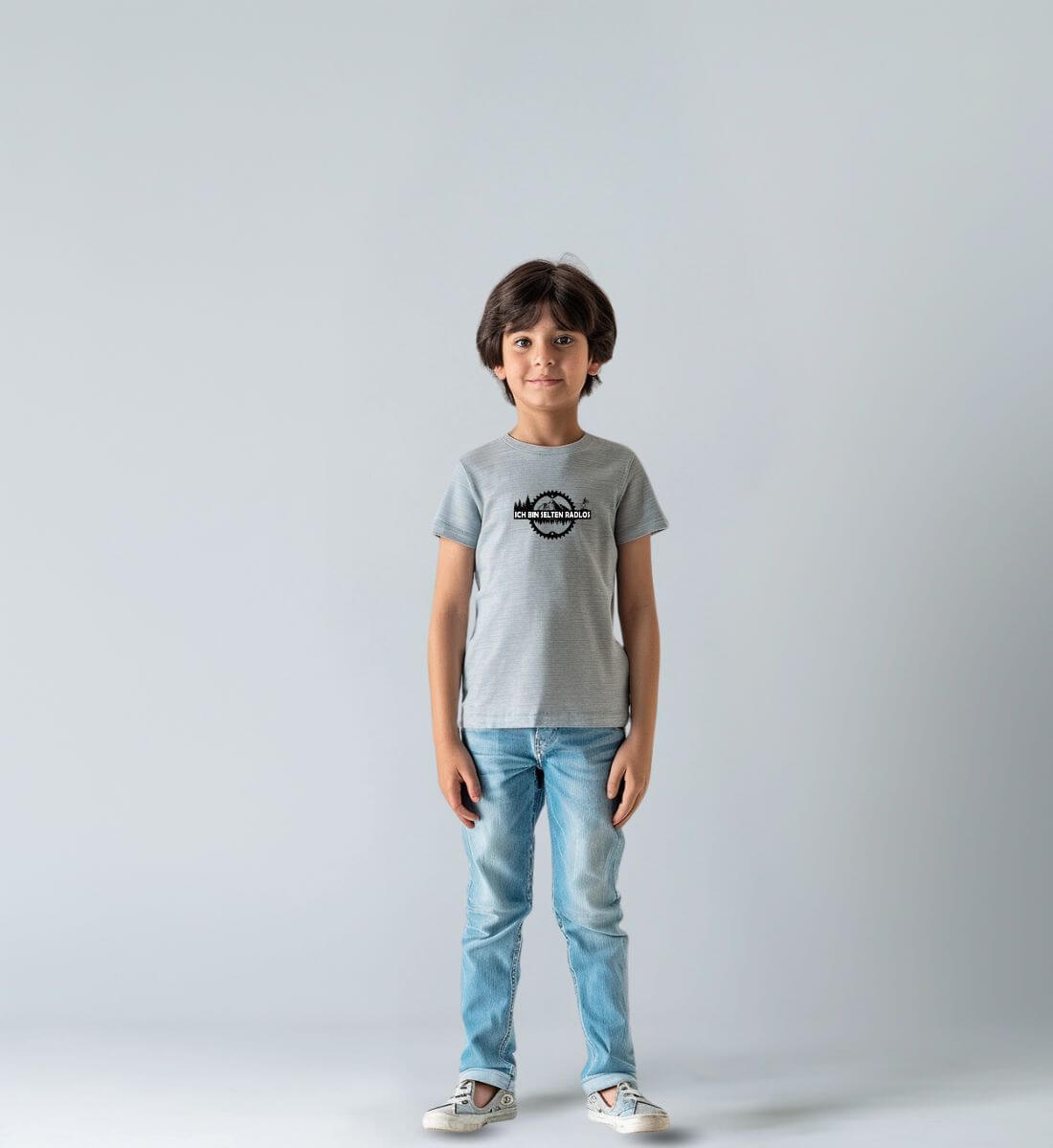 Selten radlos Kids | Kinder Premium Organic T-Shirt von Rad&Rucksack - am Model präsentiert
