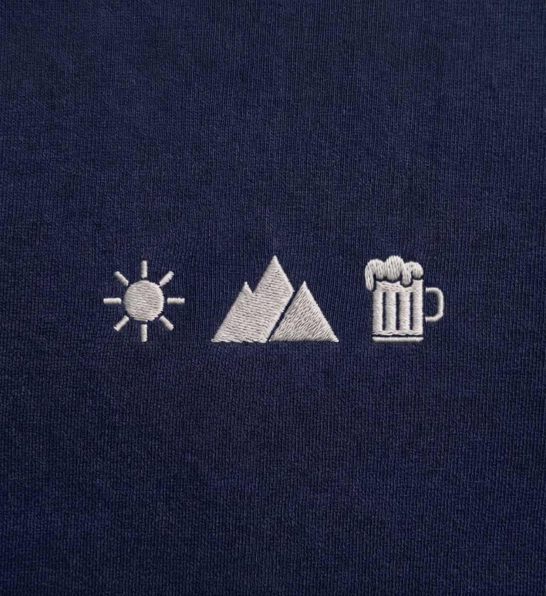 Sonne Berg Bier | Unisex Organic Shorts von Rad&Rucksack - am Model präsentiert
