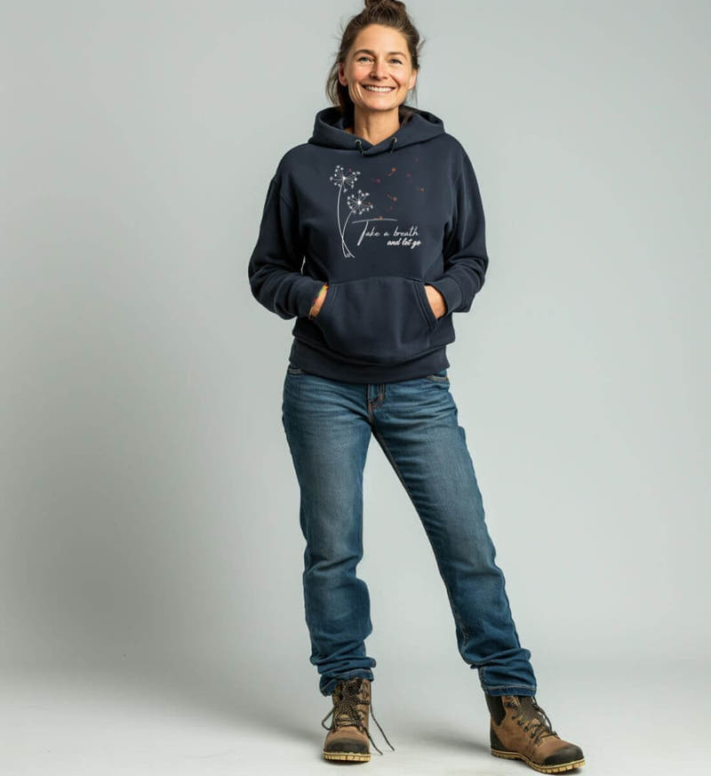 Take a breath | Unisex Organic Hoodie von Rad&Rucksack - am Model präsentiert