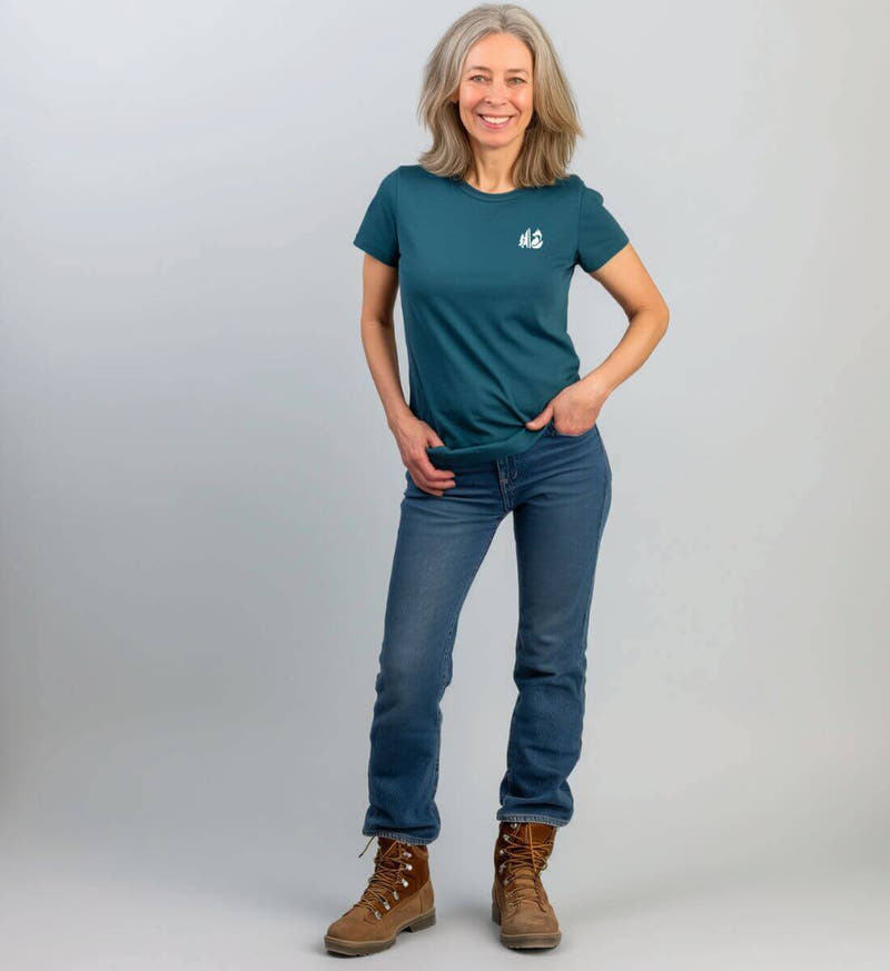 Wald Fuchs | Damen Premium Organic T-Shirt von Rad&Rucksack - am Model präsentiert