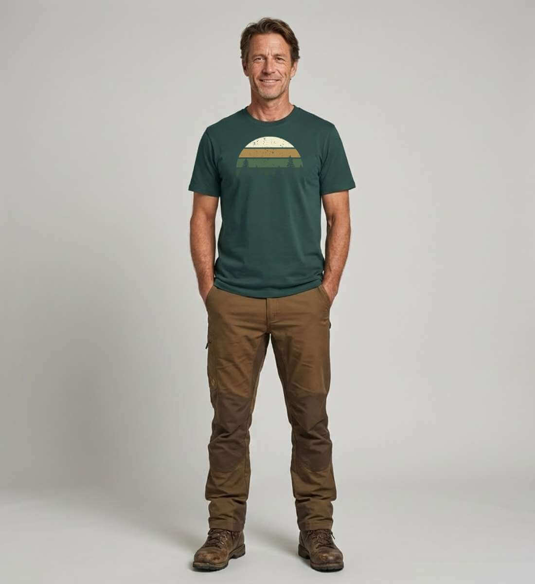 Wald | Herren Premium Organic T-Shirt von Rad&Rucksack - am Model präsentiert