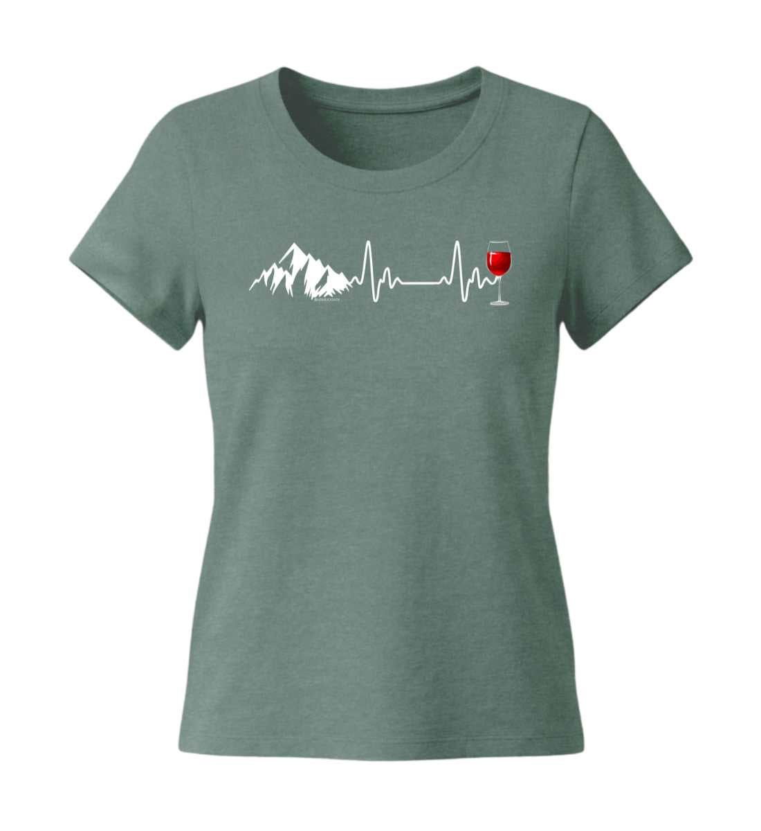Wein Berg Herzschlag | Damen Premium Organic T-Shirt (Fitted) in Green Bay von Rad&Rucksack