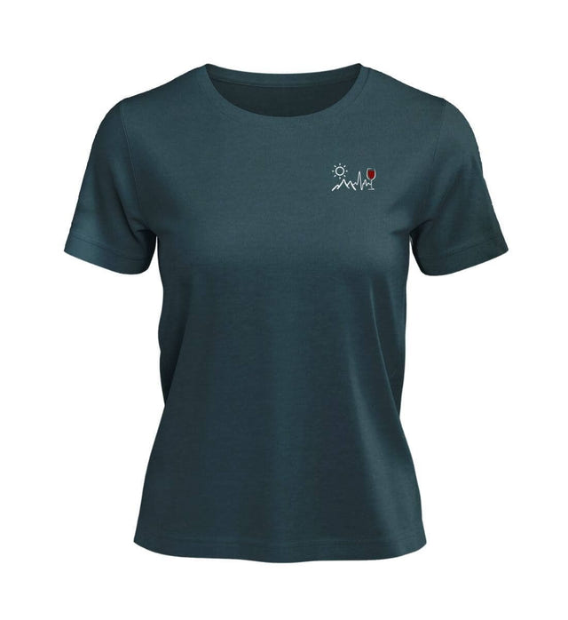 Wein Berg Herzschlag Besticktes Bio T-Shirt in Blaugrün (Stargazer) – Produktbild (100% Bio-Baumwolle) von Rad&Rucksack