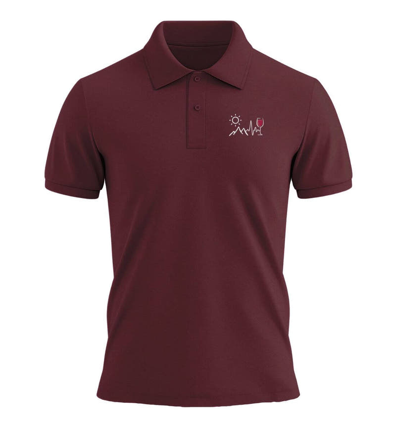 Wein Berg Herzschlag Stick | Unisex Premium Organic Poloshirt in Burgundy von Rad&Rucksack
