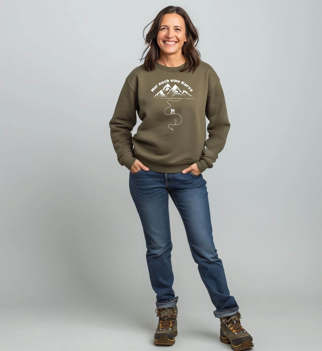 Nur noch eine Kurve | Unisex Organic Pullover | Farbe: Khaki | Rad&Rucksack