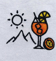 Aperol Sonne Berg Bio T-Shirt mit Stick Damen – Detailaufnahme (100% Bio-Baumwolle) von Rad&Rucksack
