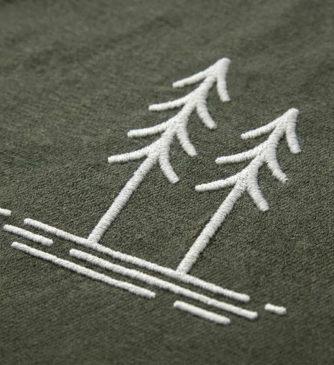 Bäume | Herren Premium Organic T-Shirt (Stick) von Rad&Rucksack - am Model präsentiert