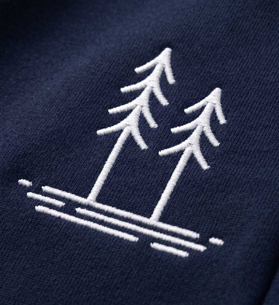 Bäume Stick  |  Unisex Organic Shorts von Rad&Rucksack - am Model präsentiert