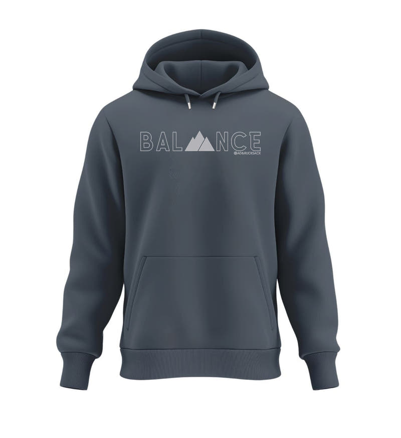 Balance Grau | Unisex Organic Hoodie in India Ink Grey von Rad&Rucksack