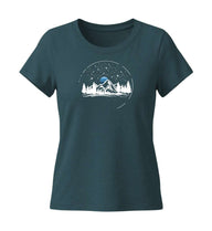 Berg Nacht Bio T-Shirt Damen Tailliert in Blaugrün (Stargazer) – Produktbild (155 g/m² Bio-Baumwolle, tailliert) von Rad&Rucksack