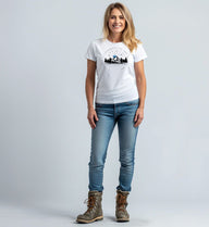 Berg Nacht Bio T-Shirt Damen – Modelbild (100% Bio-Baumwolle) von Rad&Rucksack