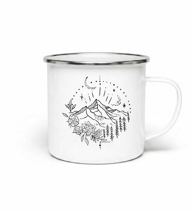 Berg Natur Emaille Tasse – Lifestyle-Aufnahme (130 g ultraleicht) von Rad&Rucksack