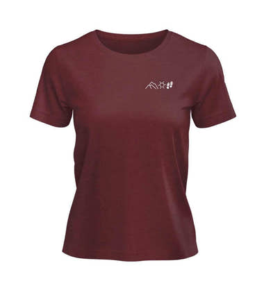 Berg Sonne Wandern Besticktes Bio T-Shirt in Weinrot (Burgundy) – Produktbild (100% Bio-Baumwolle) von Rad&Rucksack