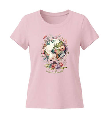 Collect Moments T-Shirt Damen Zartrosa (Cotton Pink) – Produktbild (155 g/m² Bio-Baumwolle, tailliert) von Rad&Rucksack