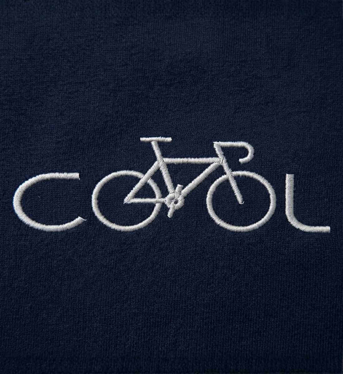 Cool Bike Stick  |  Unisex Organic Shorts von Rad&Rucksack - am Model präsentiert