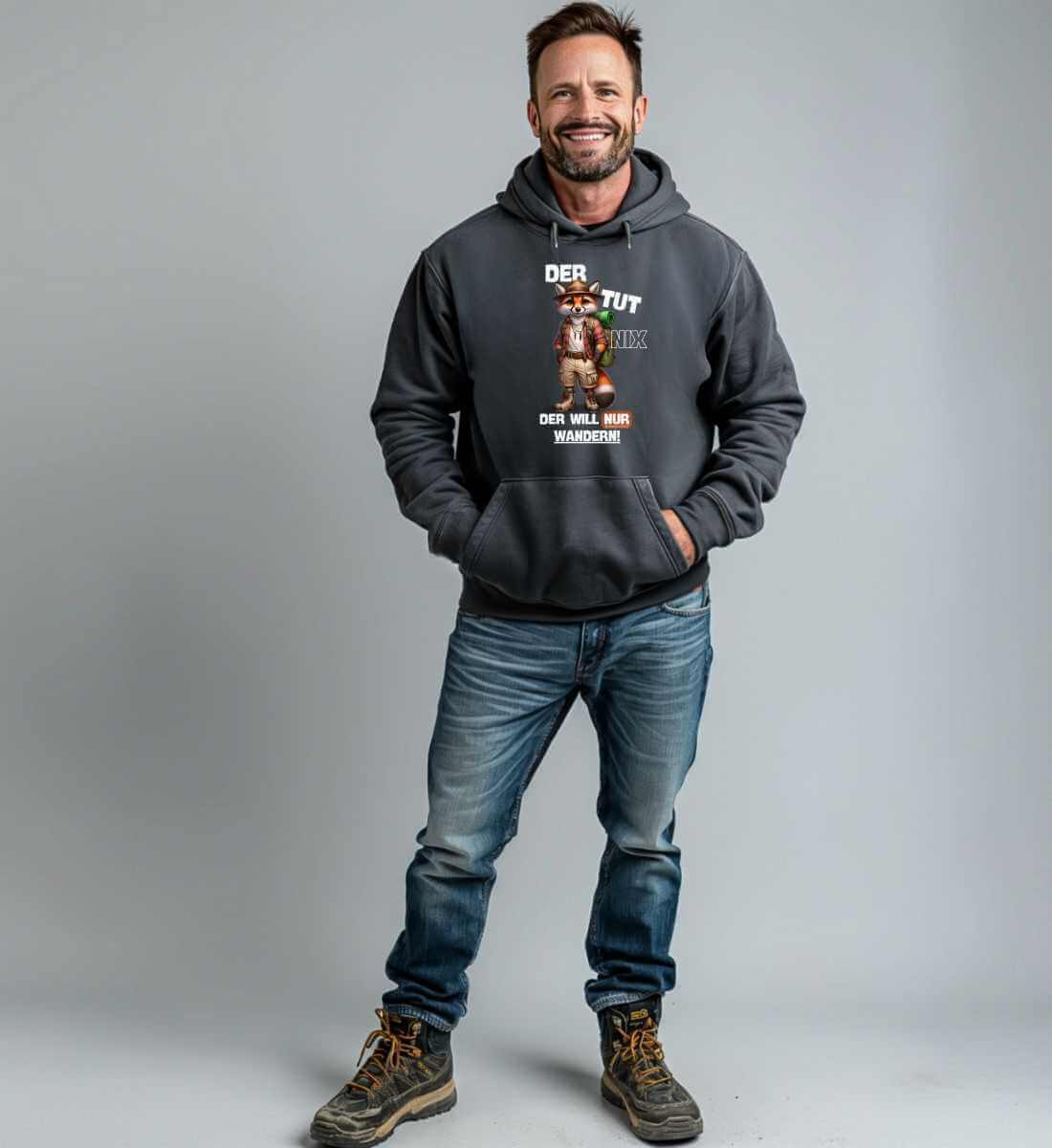 Der tut nix - Fuchs | Unisex Organic Hoodie von Rad&Rucksack - am Model präsentiert