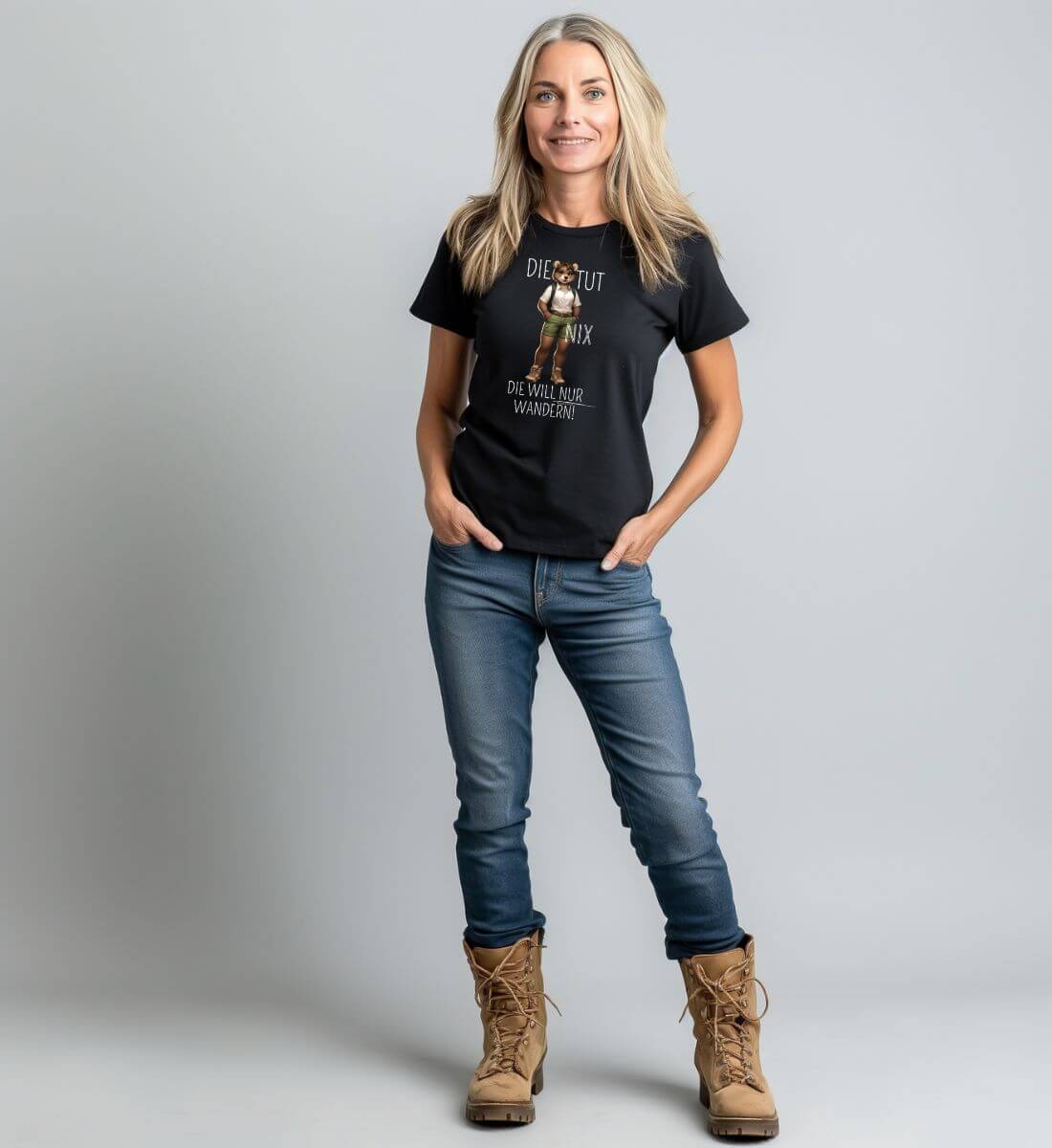 Die tut nix - Bär | Damen Premium Organic T-Shirt von Rad&Rucksack - am Model präsentiert