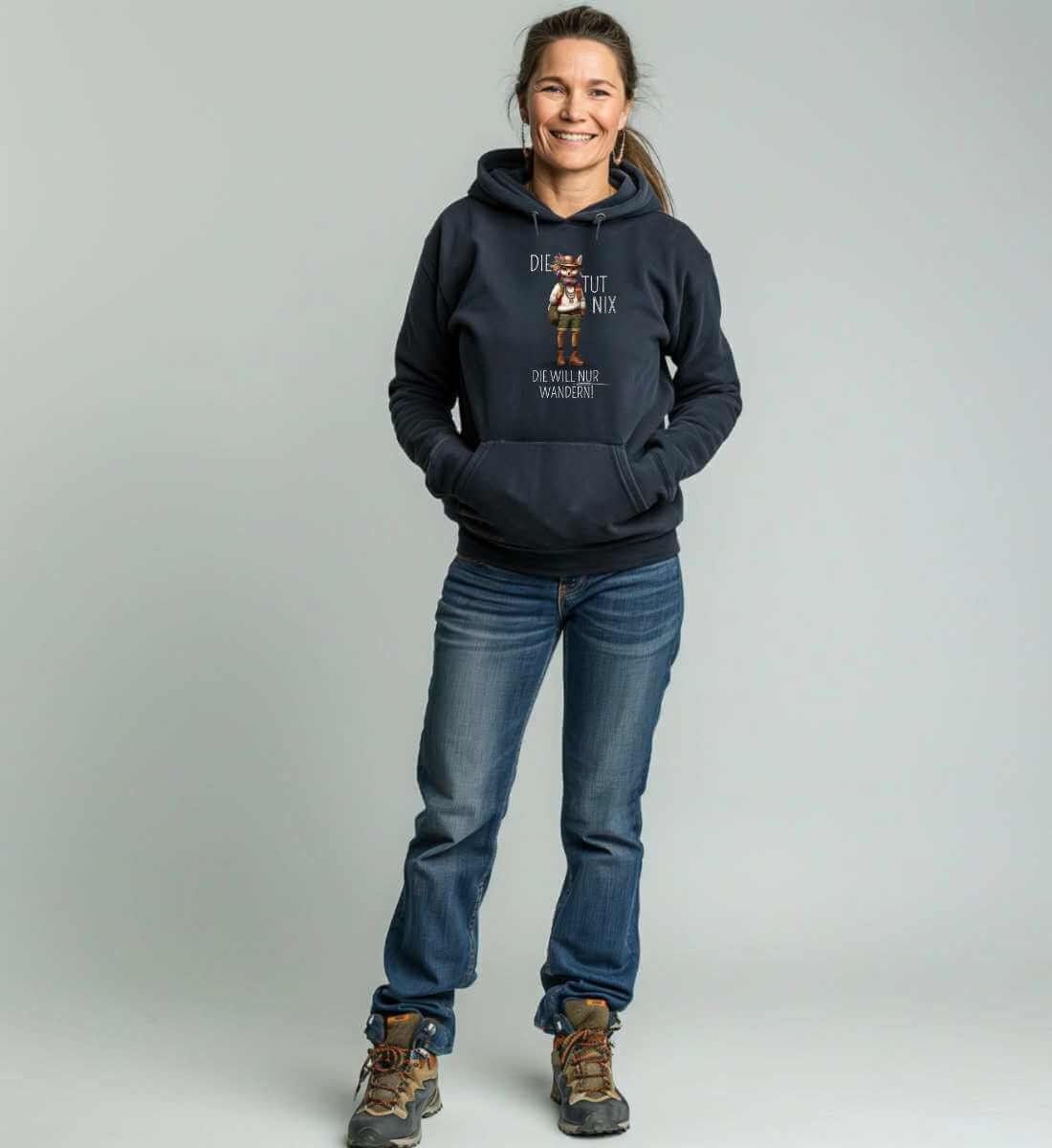 Die tut nix - Reh | Unisex Organic Hoodie von Rad&Rucksack - weitere Modelansicht 2