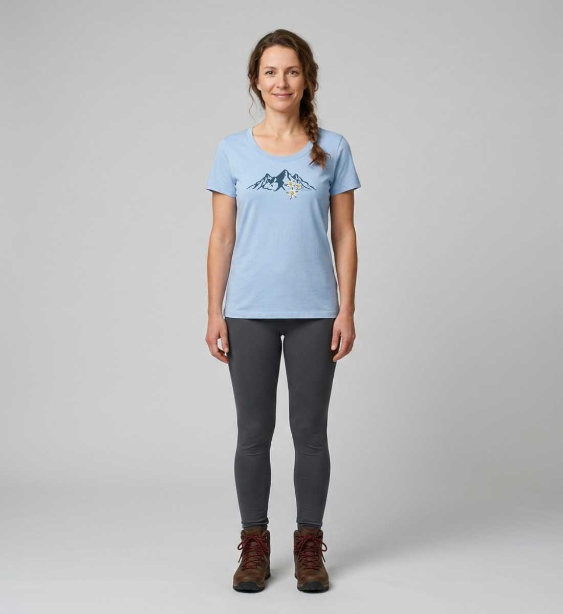 Edelweiß | Damen Premium Organic T-Shirt (Fitted) in Blue Soul von Rad&Rucksack Model