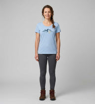 Edelweiß T-Shirt Damen – Modelbild (155 g/m² Bio-Baumwolle, tailliert) von Rad&Rucksack
