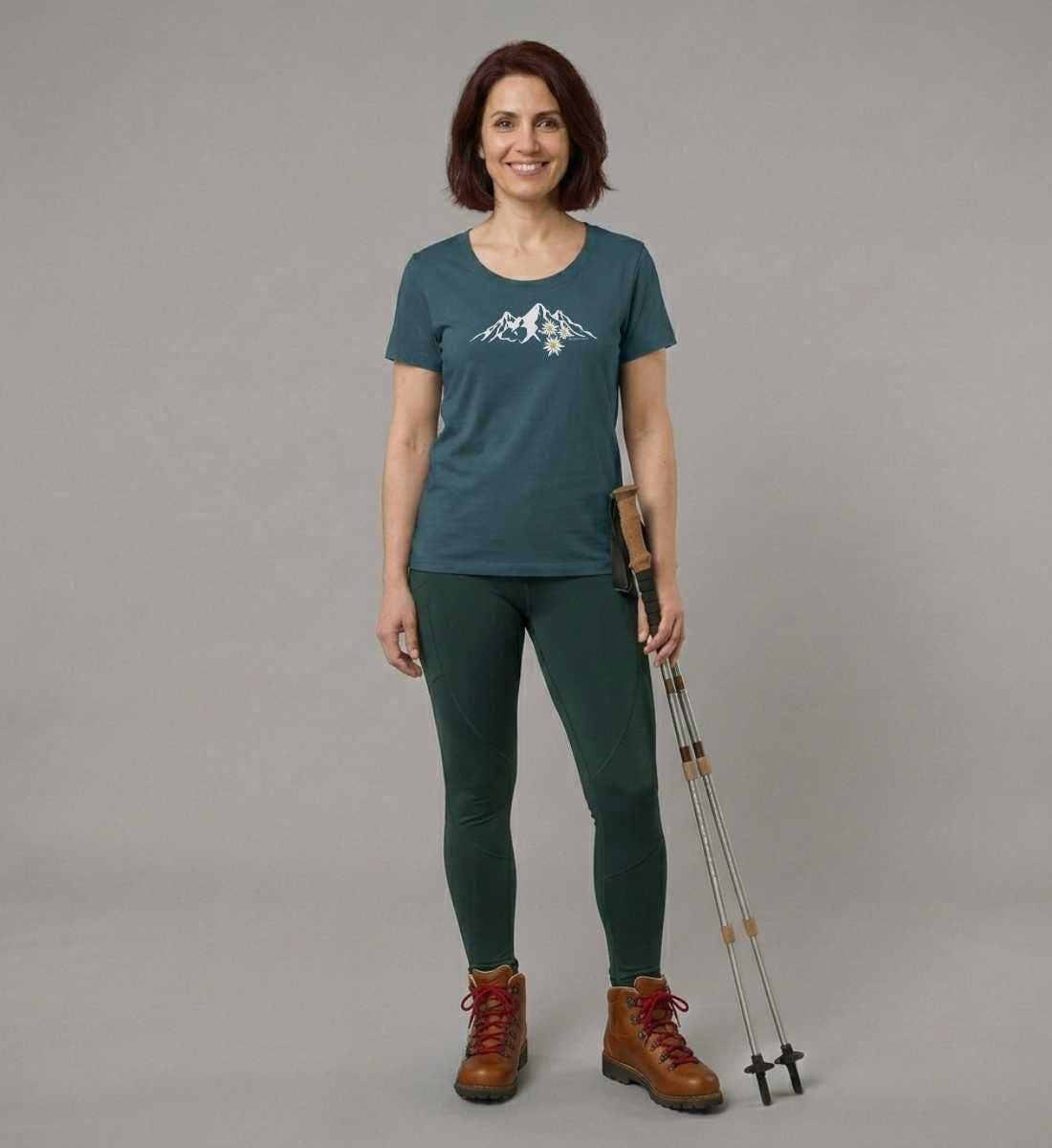 Outdoor T-Shirt Edelweiß Damen Tailliert – Modelbild (155 g/m² Bio-Baumwolle, tailliert) von Rad&Rucksack