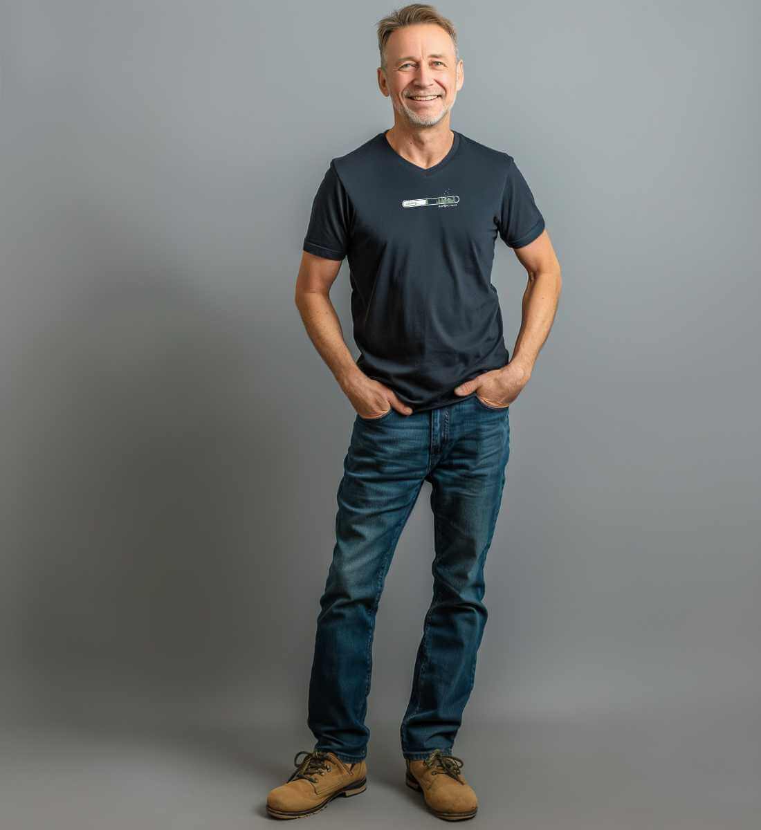 Fahrrad Bike | Herren V-Neck Premium Organic T-Shirt von Rad&Rucksack - weitere Modelansicht 2