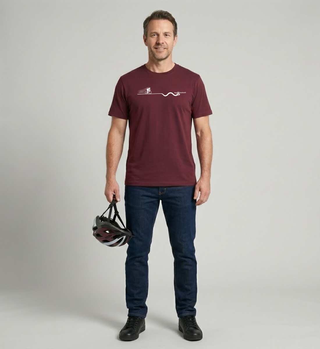 Flow | Herren Premium Organic T-Shirt von Rad&Rucksack - am Model präsentiert