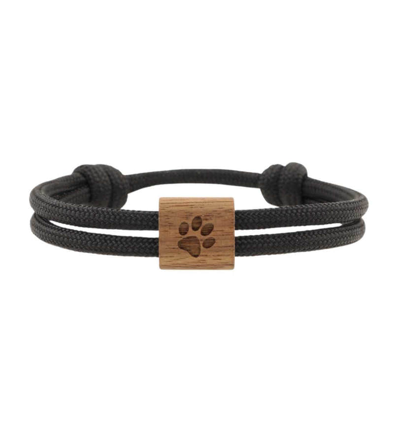 Armband Hundepfote in Schwarz (Black) – Produktbild (FSC-Walnussholz & Paracord) von Rad&Rucksack