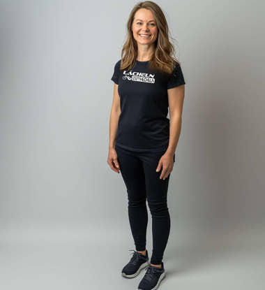 Lächeln Statt Hecheln Bio T-Shirt Damen – Modelbild (100% Bio-Baumwolle) von Rad&Rucksack