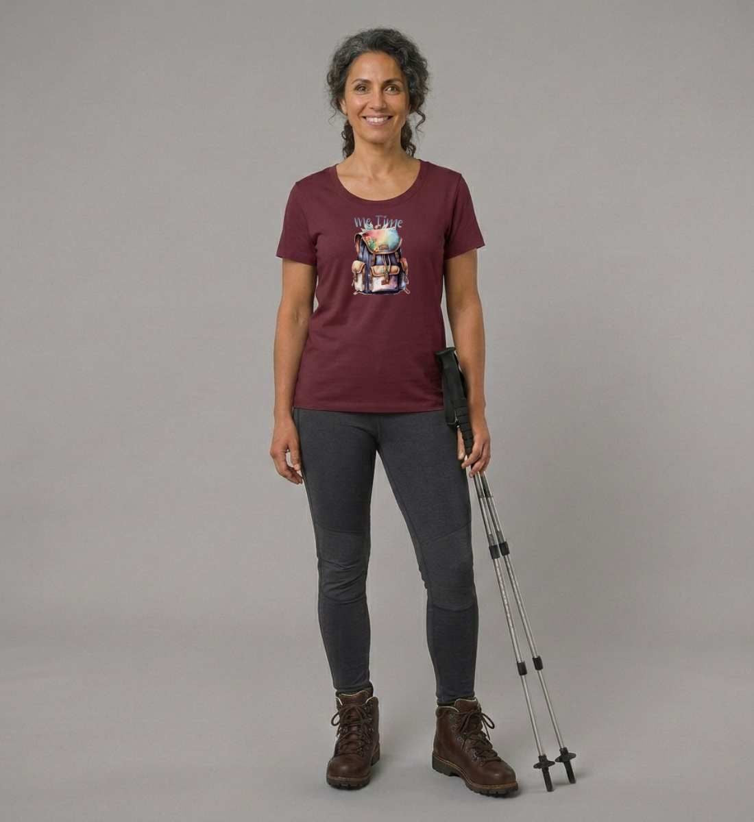 Me Time Wandern | Damen Premium Organic T-Shirt (Fitted) in Burgundy von Rad&Rucksack Model