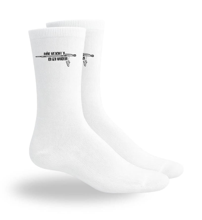 Mir reichts - ich geh wandern | Sport Socken von Rad&Rucksack - am Model präsentiert