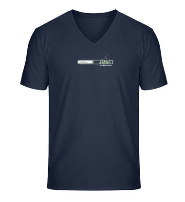 Geschenk Natur Loading V-Neck T-Shirt in Dunkelblau (French Navy) – Produktbild (100% Bio-Baumwolle) von Rad&Rucksack