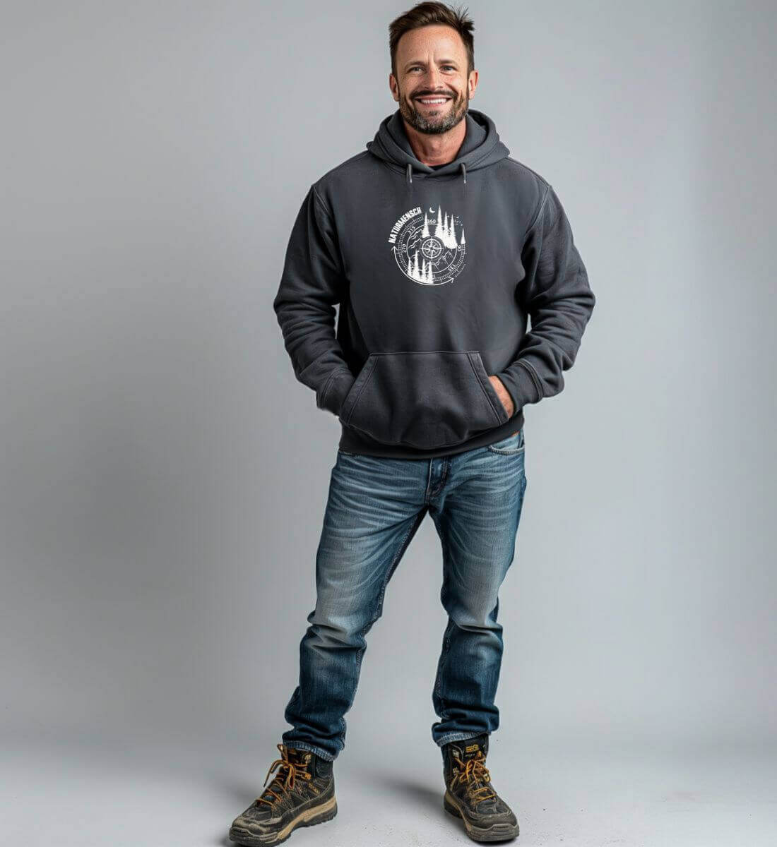 Naturmensch | Unisex Organic Hoodie von Rad&Rucksack - am Model präsentiert