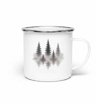 Nebelwald Emaille Tasse – Lifestyle-Aufnahme (130 g ultraleicht) von Rad&Rucksack